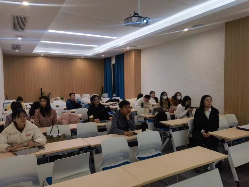 马克思主义学院“前辈说”系列沙龙第四期顺利举办